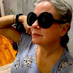 CHANEL polarized crystal sunglasses with case!